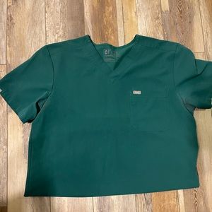 Men’s Figs Scrub Top. Hunter Green Size XL